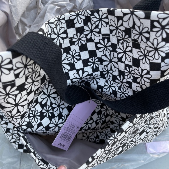 Wild Fable Tote - Picture 3 of 6